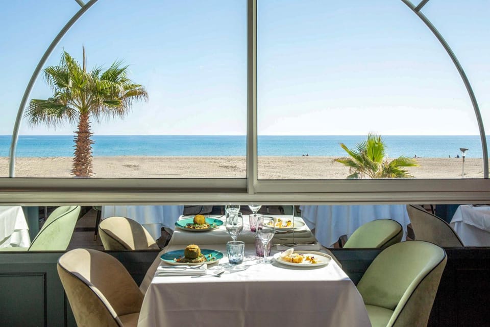 Restaurant/places to eat, Sea view