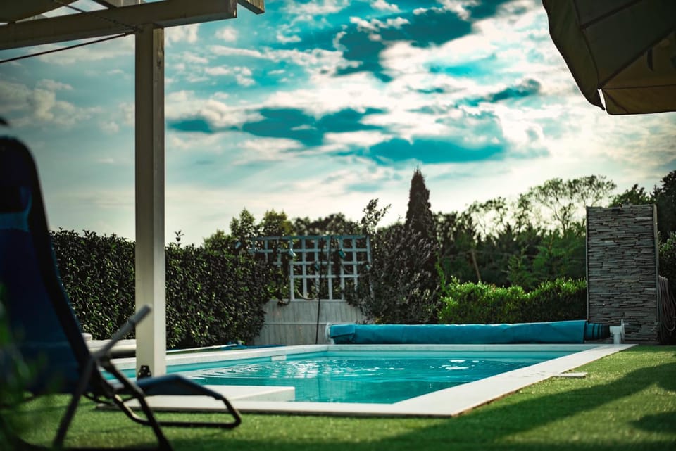 Swimming pool, Swimming pool