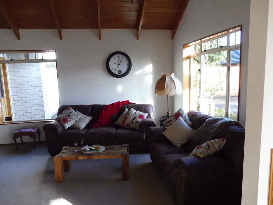 Hideaway Off Heta Vacation rental in New Plymouth