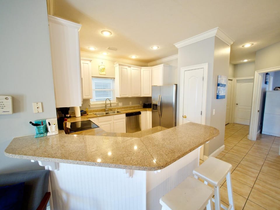 6 BR-Seaside Cotton-Heated Pool-Game Room with Pool Table House in Laguna Beach