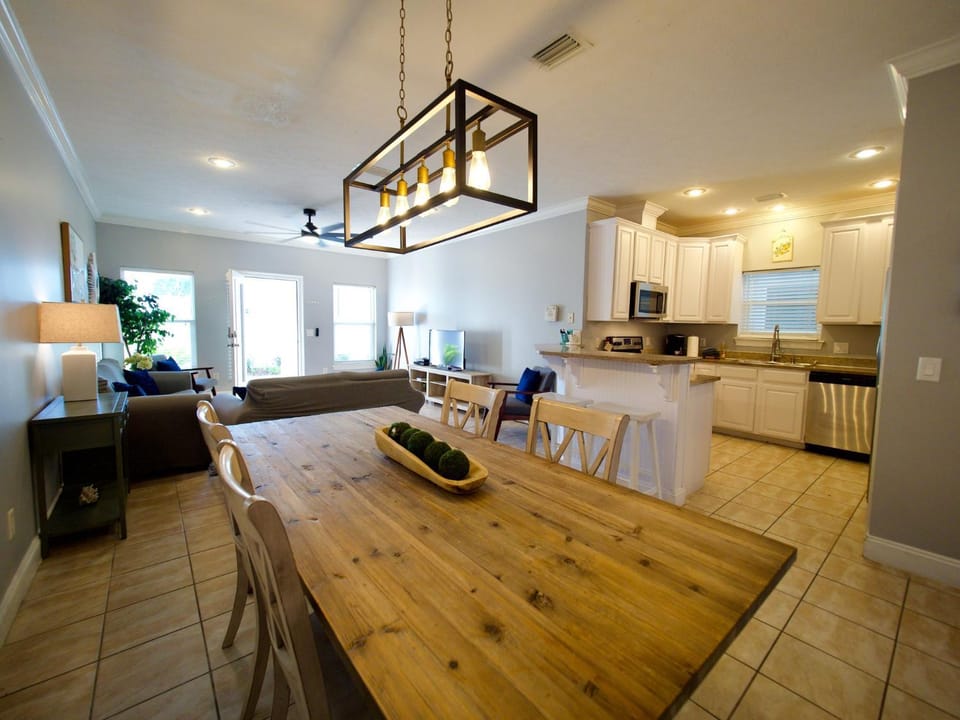 6 BR-Seaside Cotton-Heated Pool-Game Room with Pool Table House in Laguna Beach