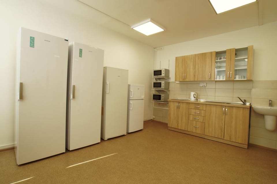 Kitchen or kitchenette, Dining area, Communal kitchen