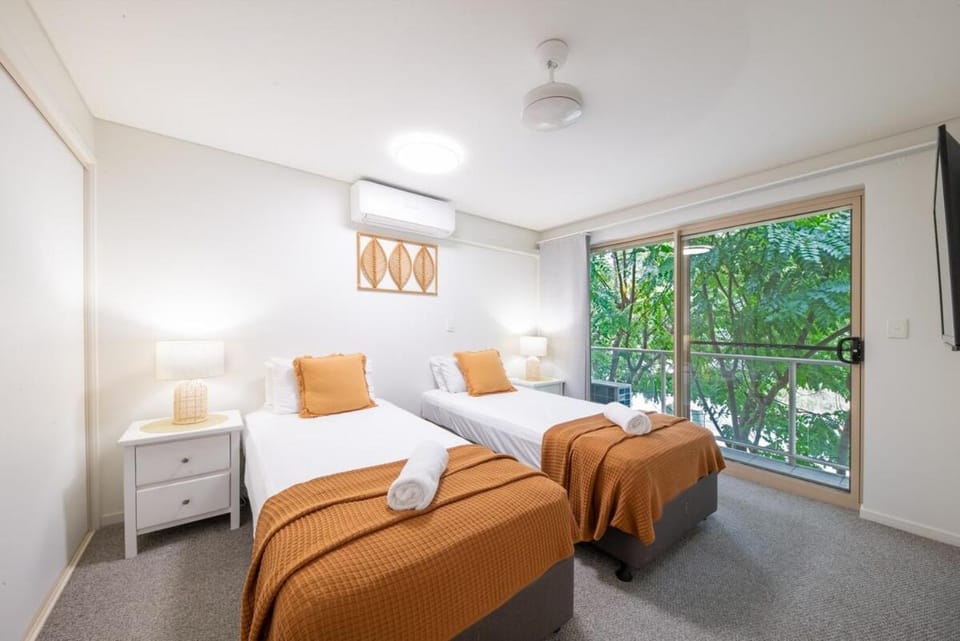 Phil's Place on Airlie Apartment in Airlie Beach
