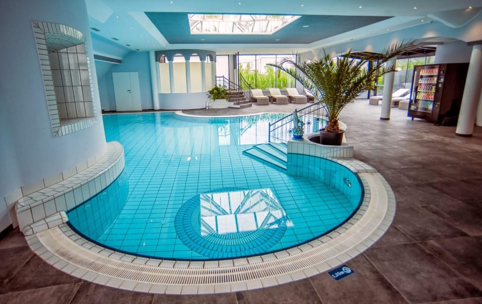 Swimming pool, Swimming pool