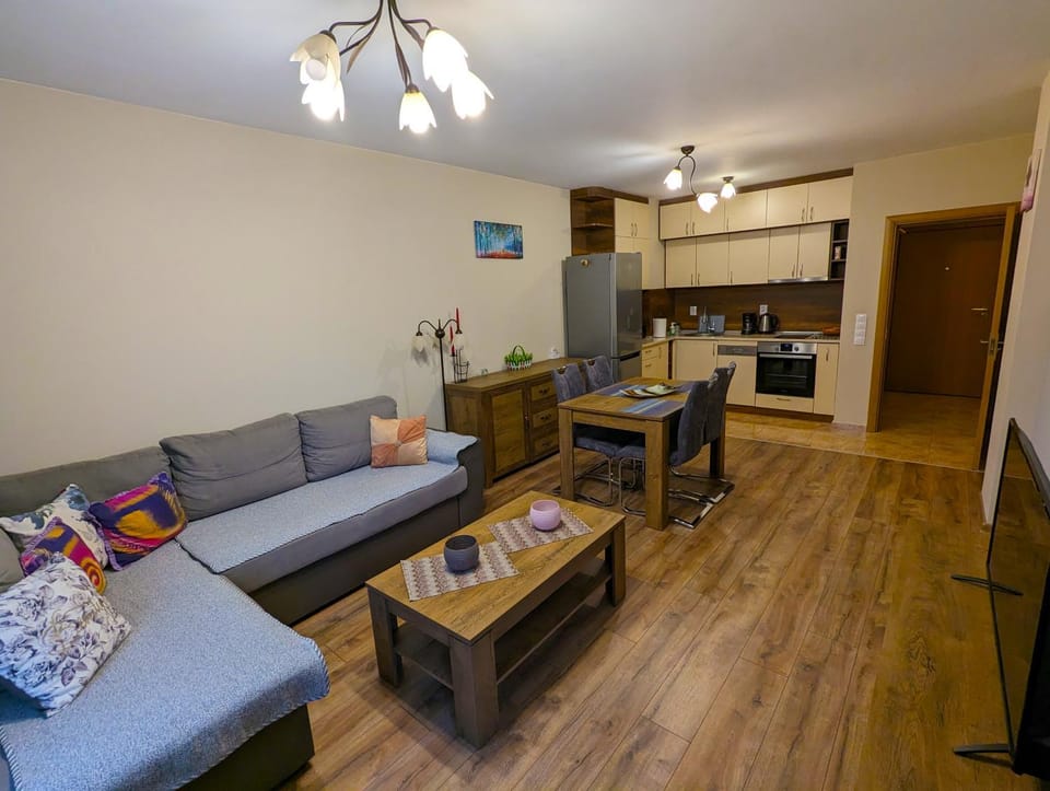 TV and multimedia, Kitchen or kitchenette, Living room, Seating area, Dining area, pet friendly, stove