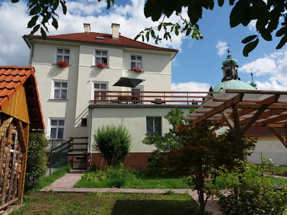 Property building, Garden