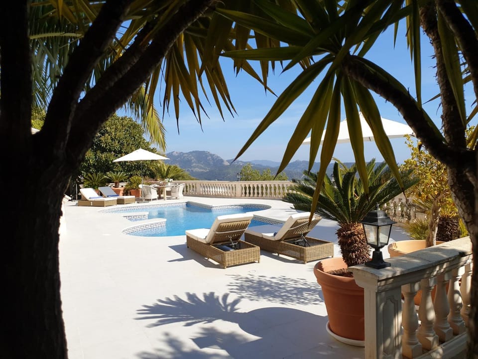 Garden, Balcony/Terrace, Mountain view, Swimming pool