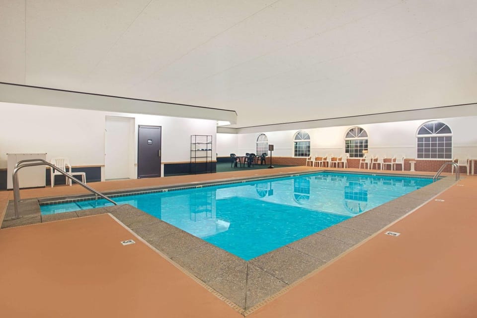 On site, Pool view, Swimming pool, Swimming pool