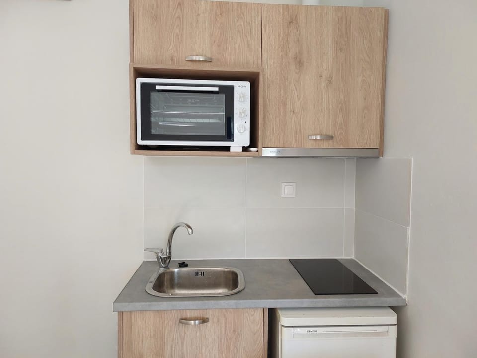 Kitchen or kitchenette, pet friendly, stove