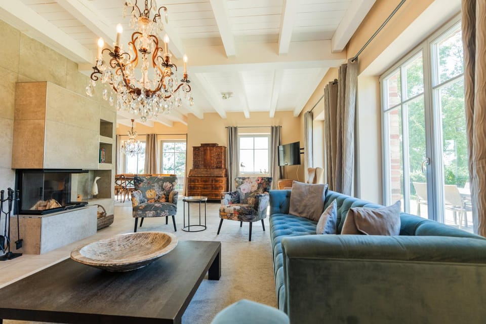 Living room, Seating area, fireplace