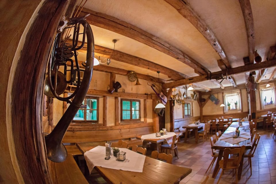 Restaurant/places to eat, Banquet/Function facilities
