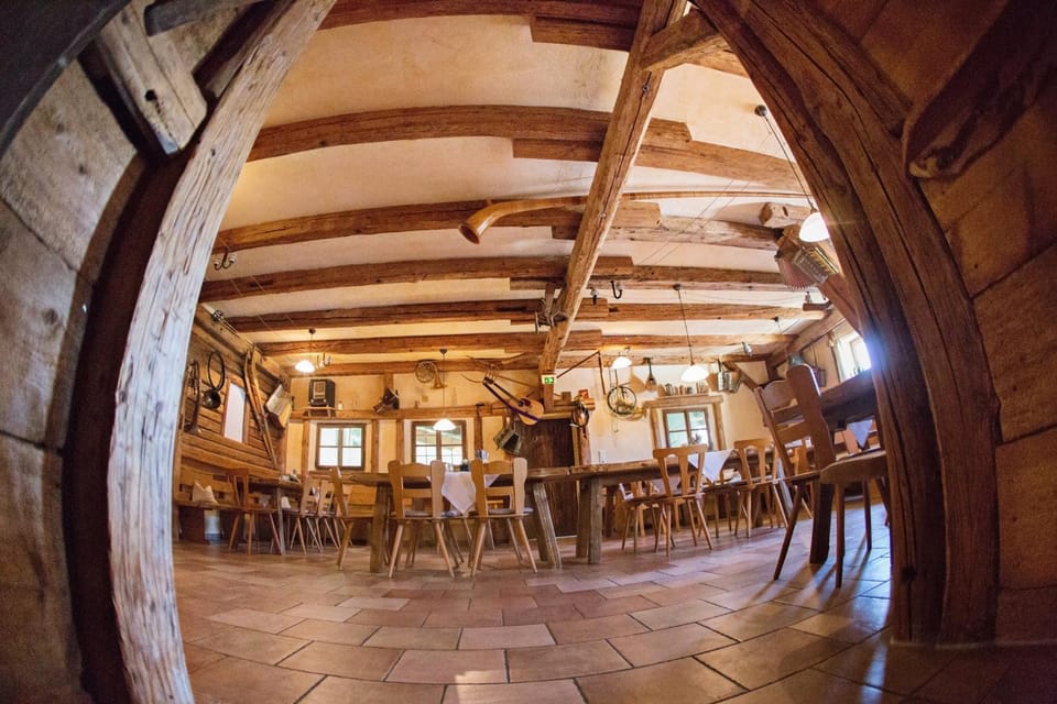 Restaurant/places to eat, Banquet/Function facilities