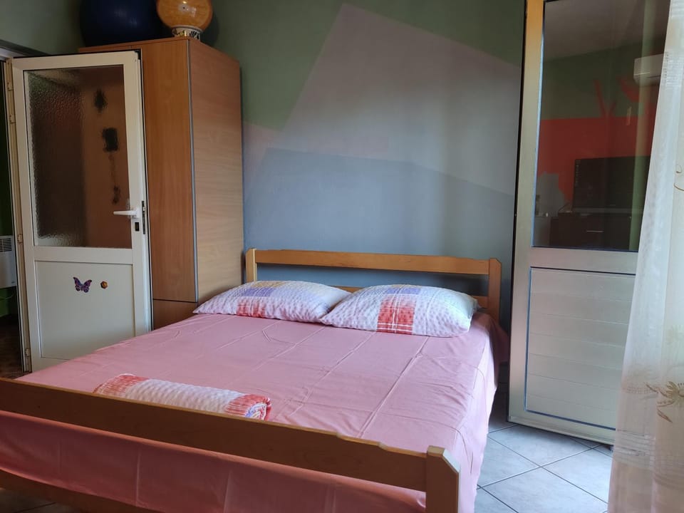 Bed, Bedroom, wardrobe