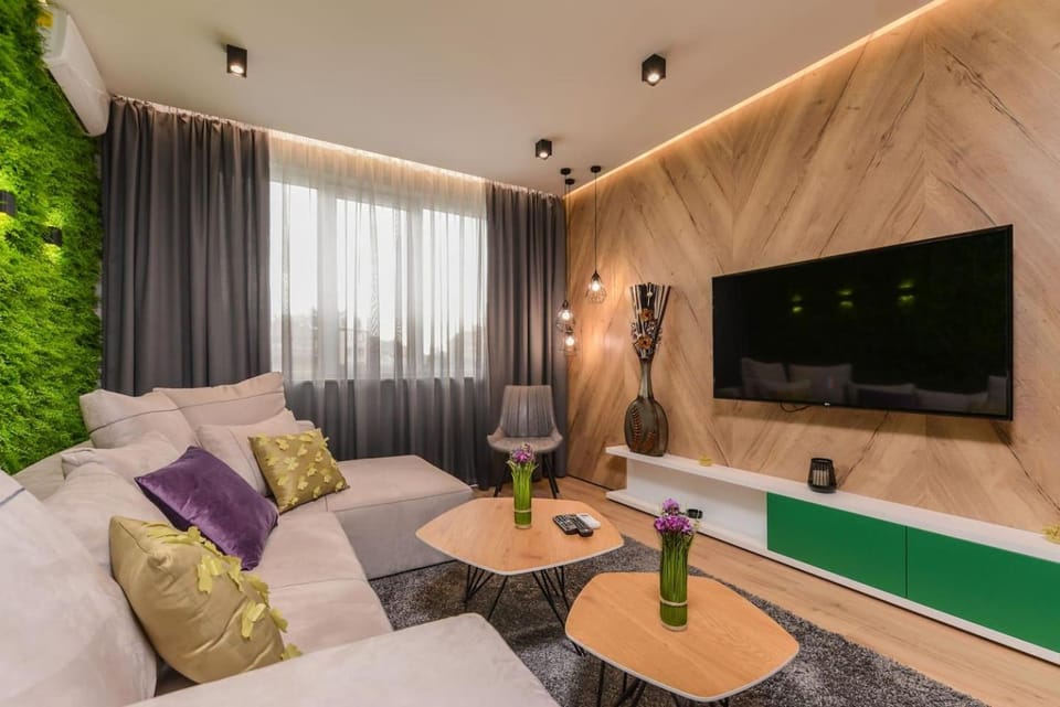 TV and multimedia, Living room, Photo of the whole room, Seating area, Evening entertainment