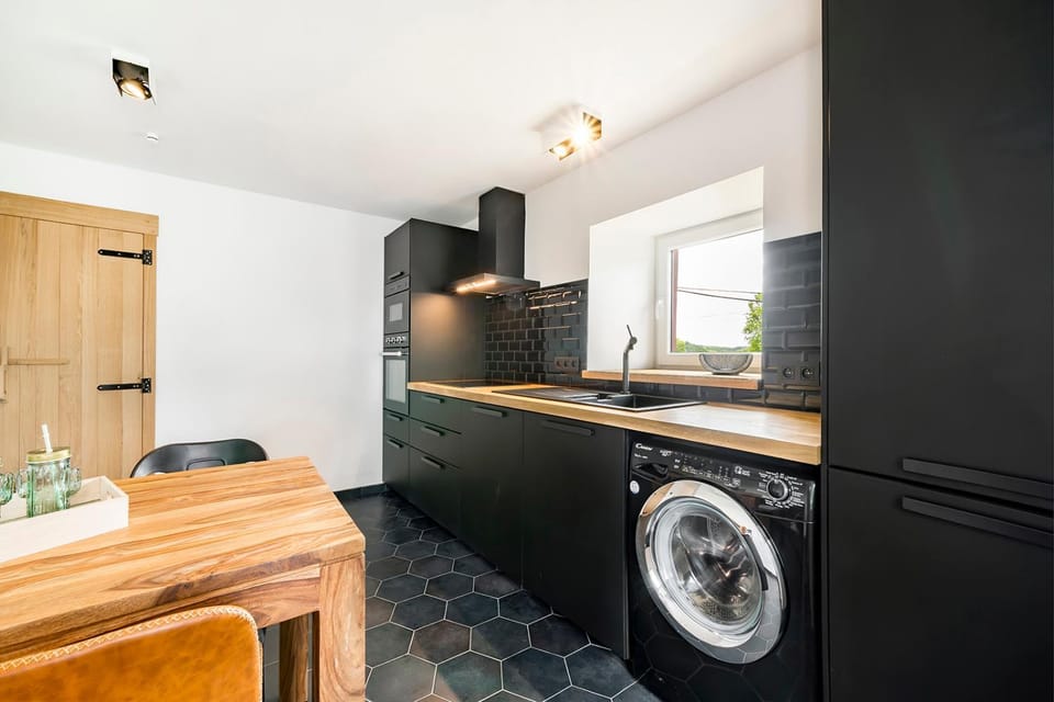 Kitchen or kitchenette, Dining area, dishwasher, minibar, pet friendly, stove, washing machine