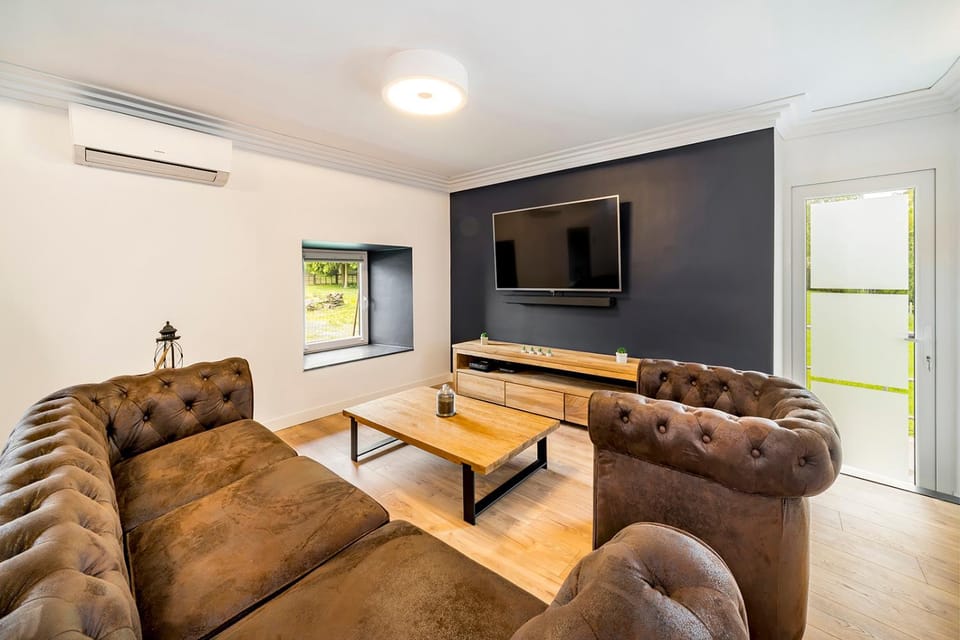 TV and multimedia, Living room, Garden view