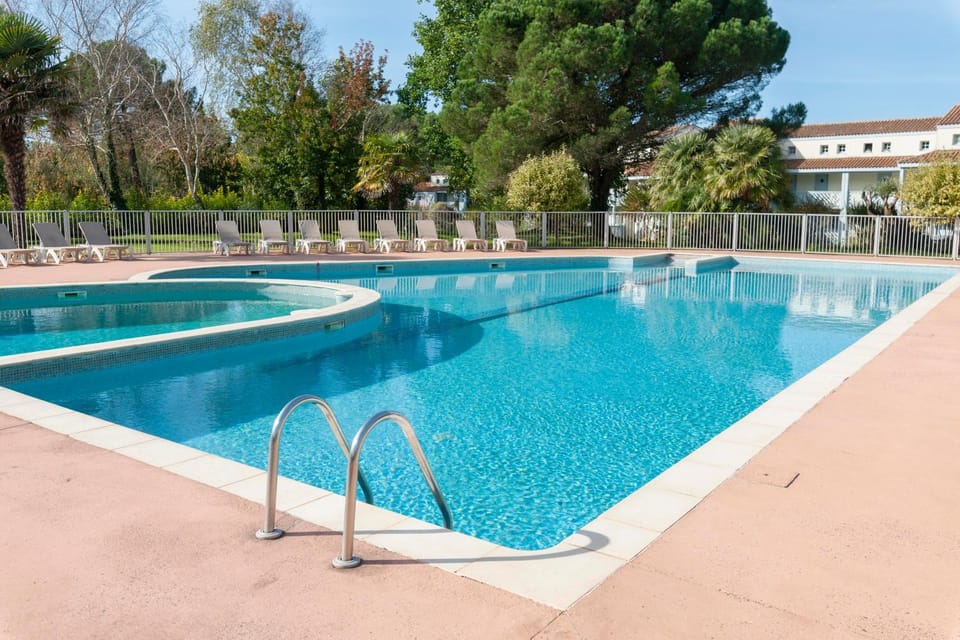 Day, Activities, Summer, Pool view, Swimming pool, sunbed