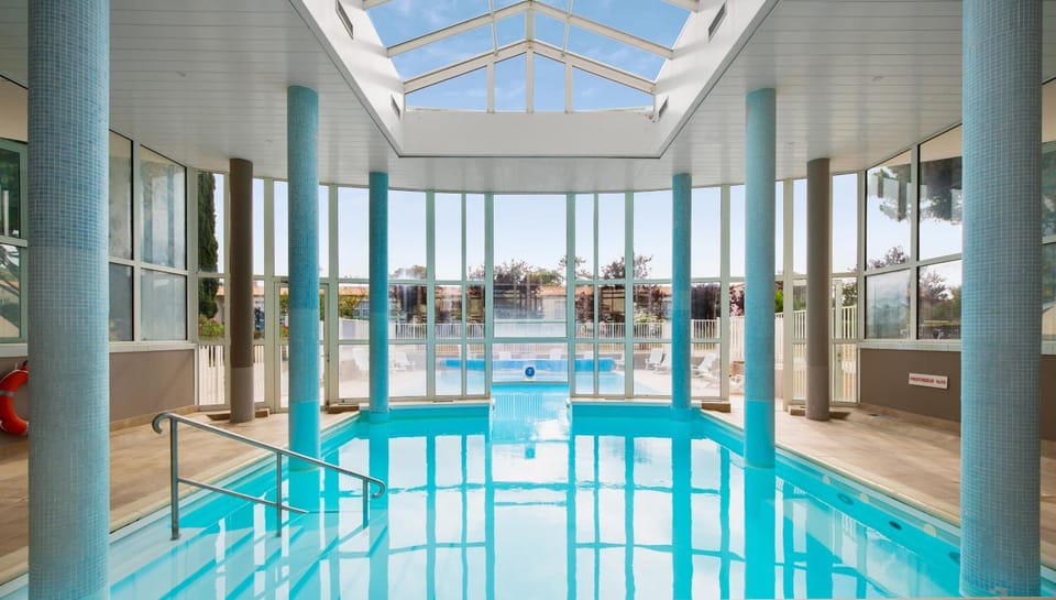 Day, Summer, On site, Pool view, Swimming pool, sunbed