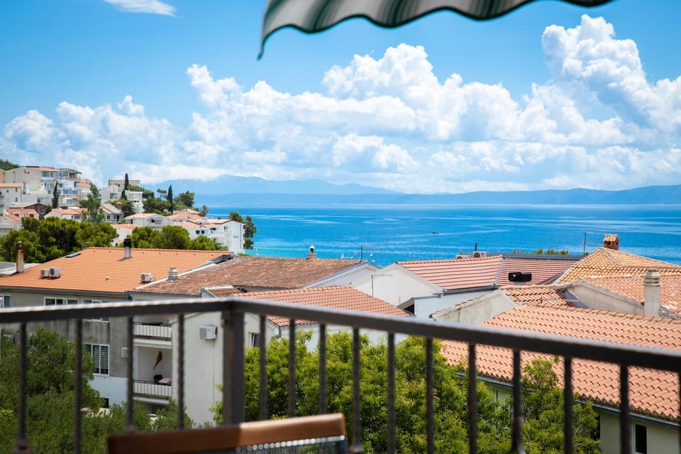 City view, Sea view