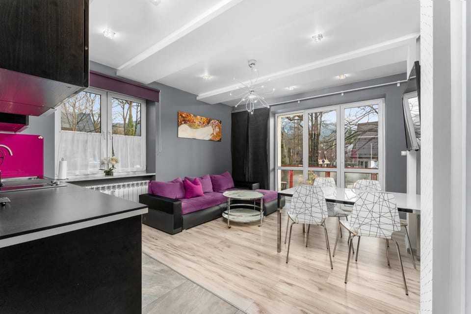 Kitchen or kitchenette, Living room, Seating area