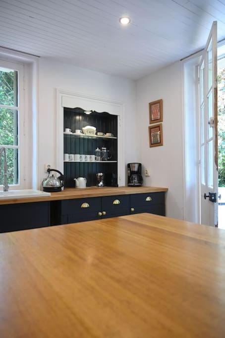 Coffee/tea facilities, Kitchen or kitchenette
