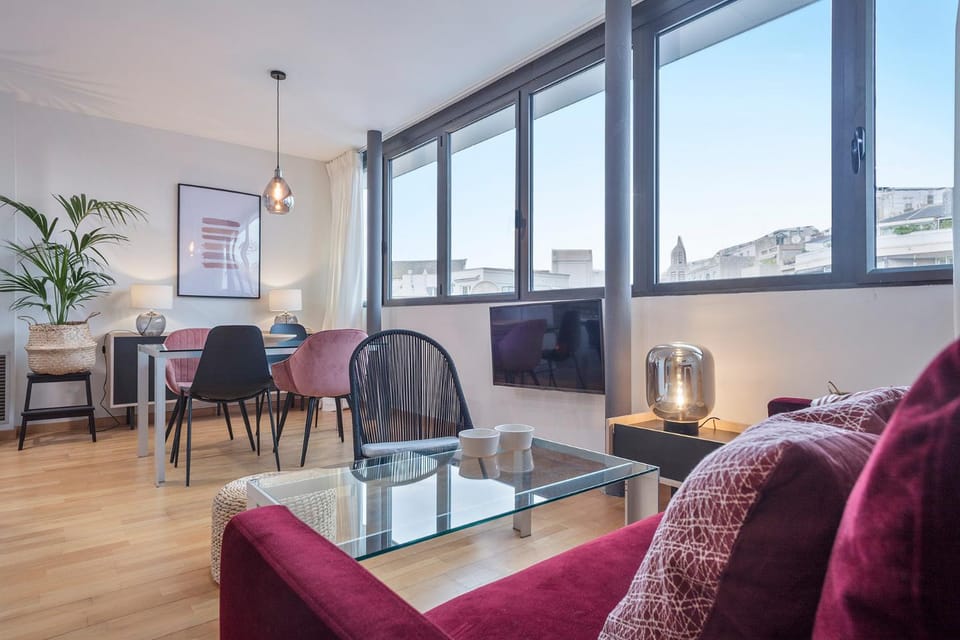 Lounge or bar
