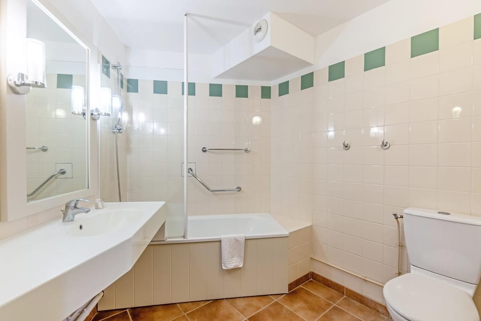 Toilet, Bathroom, Bath, towels