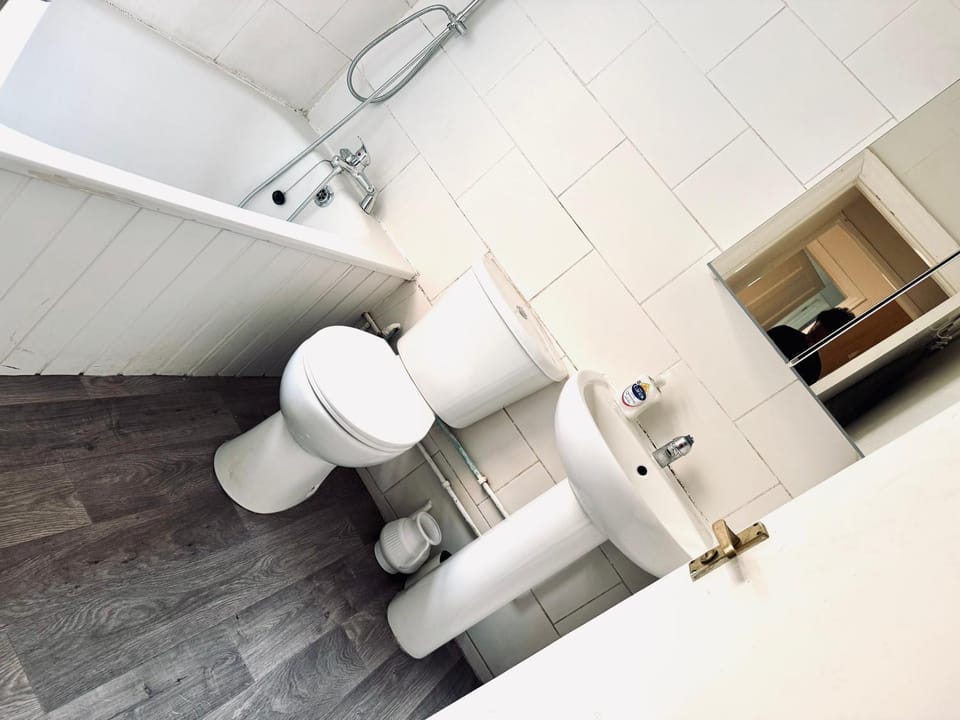 AC Lounge 13 Vacation rental in Luton