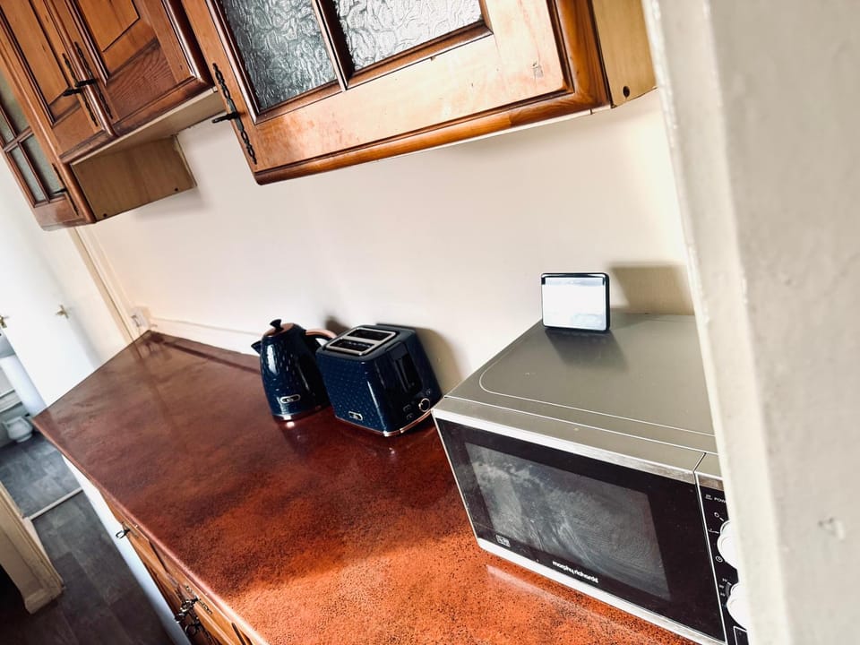AC Lounge 13 Vacation rental in Luton