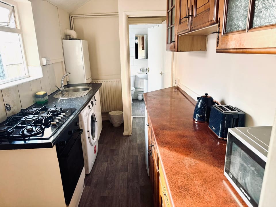 AC Lounge 13 Vacation rental in Luton