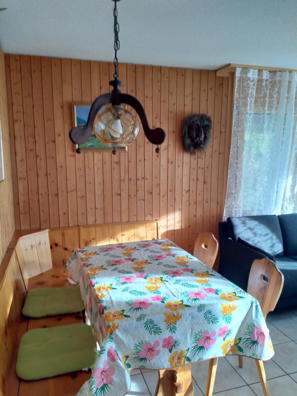Seating area, Dining area