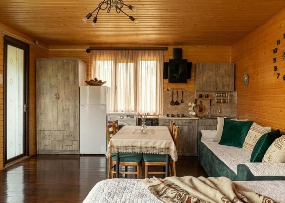 Family Hotel Maia - Cемейная гостиница Майя House in Georgia