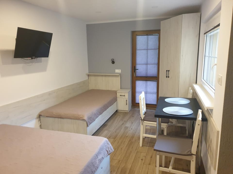 Photo of the whole room, Seating area