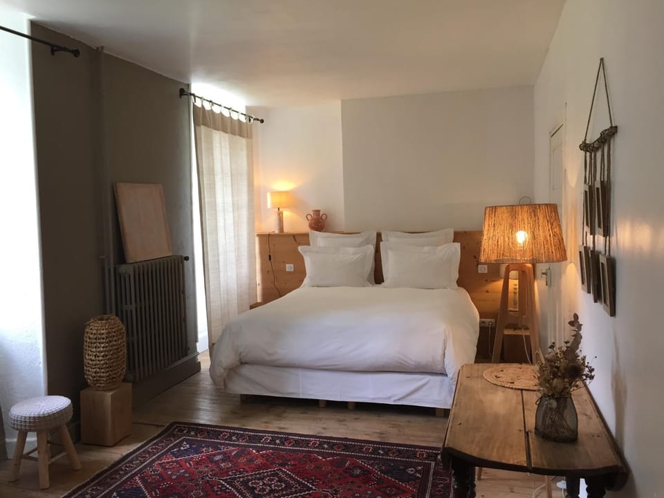 Au Comptoir d'Aubrac - Maison d'Hôtes à Aubrac Bed and Breakfast in Auvergne-Rhône-Alpes