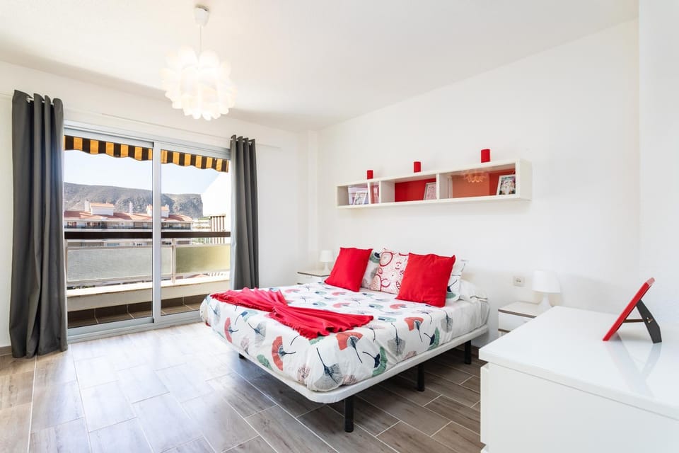 Home2Book Beautiful Apart Los Cristianos Pool Wifi Apartment in Los Cristianos