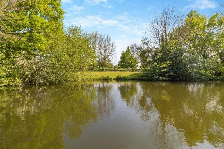 View (from property/room), Garden view, Lake view