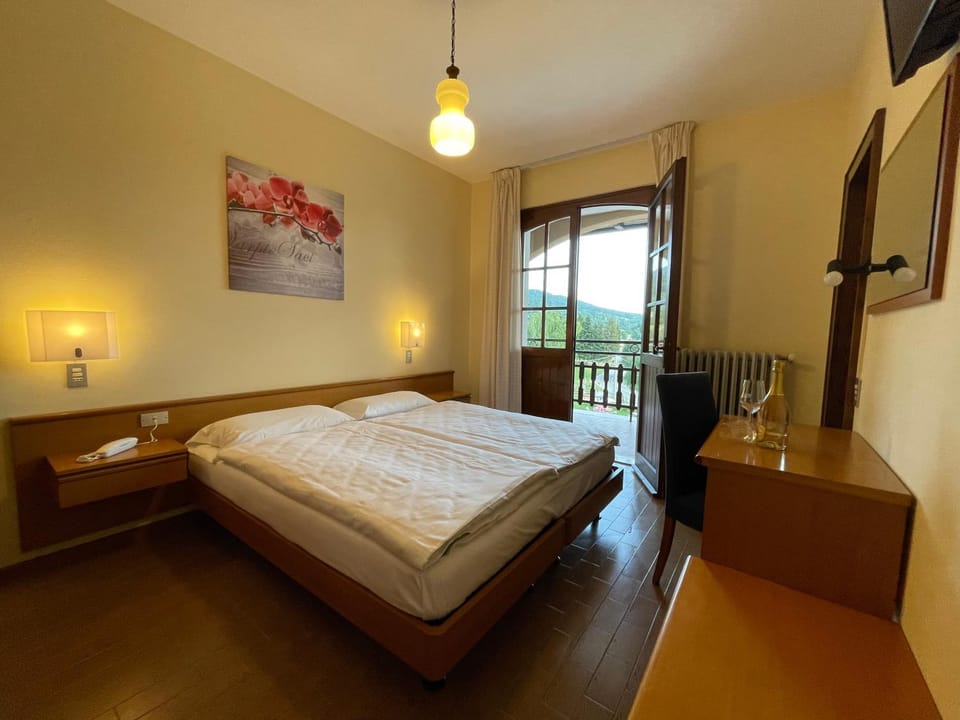 Hotel Monte Baldo Hostel in Brenzone sul Garda