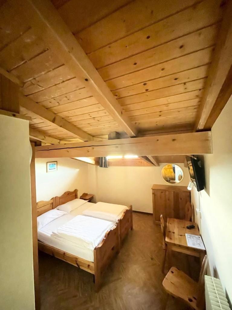 Hotel Monte Baldo Hostel in Brenzone sul Garda