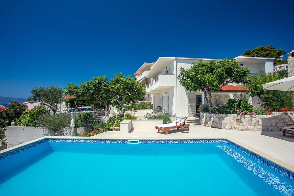 BBQ facilities, Garden, Balcony/Terrace, Seating area, Dining area, Swimming pool