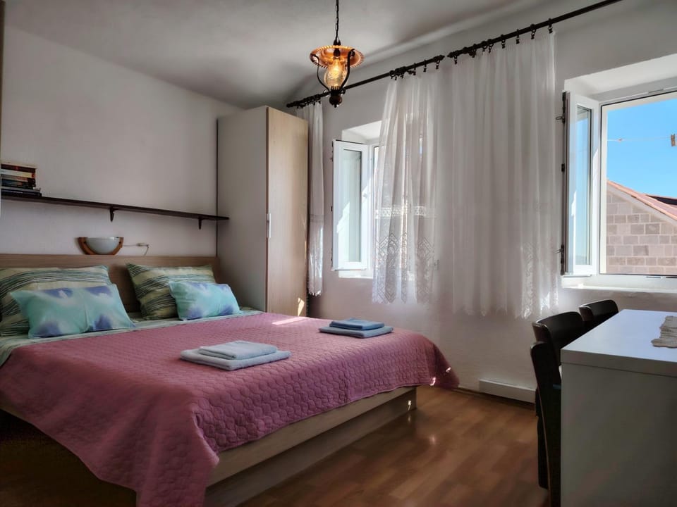 Apartments - 3 A beautiful apartment with a sea view Apartment in Hvar