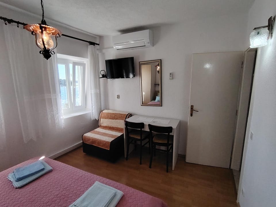 Apartments - 3 A beautiful apartment with a sea view Apartment in Hvar
