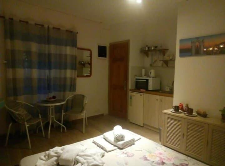 Photo of the whole room, Seating area, Dining area, Bedroom