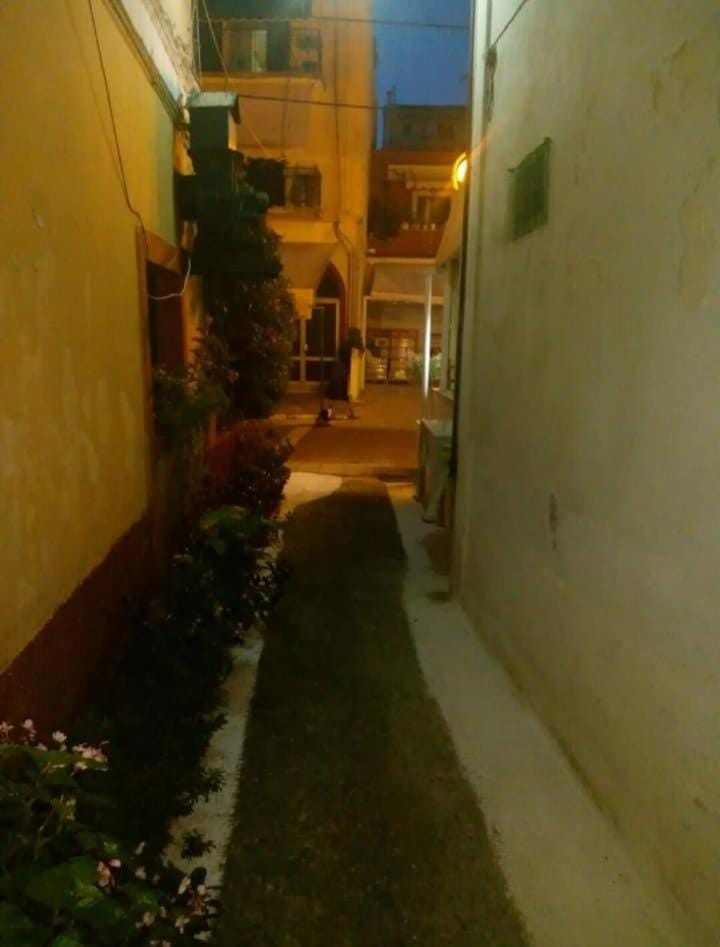 Facade/entrance, Neighbourhood