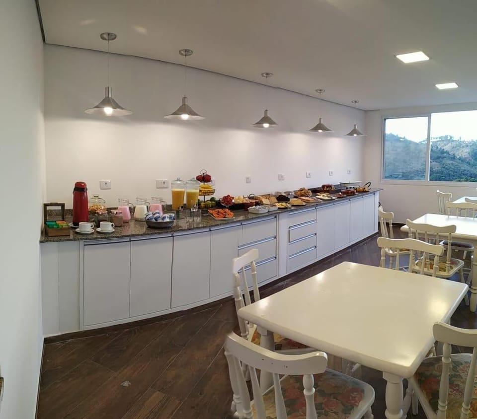 Restaurant/places to eat, Food and drinks, Buffet breakfast