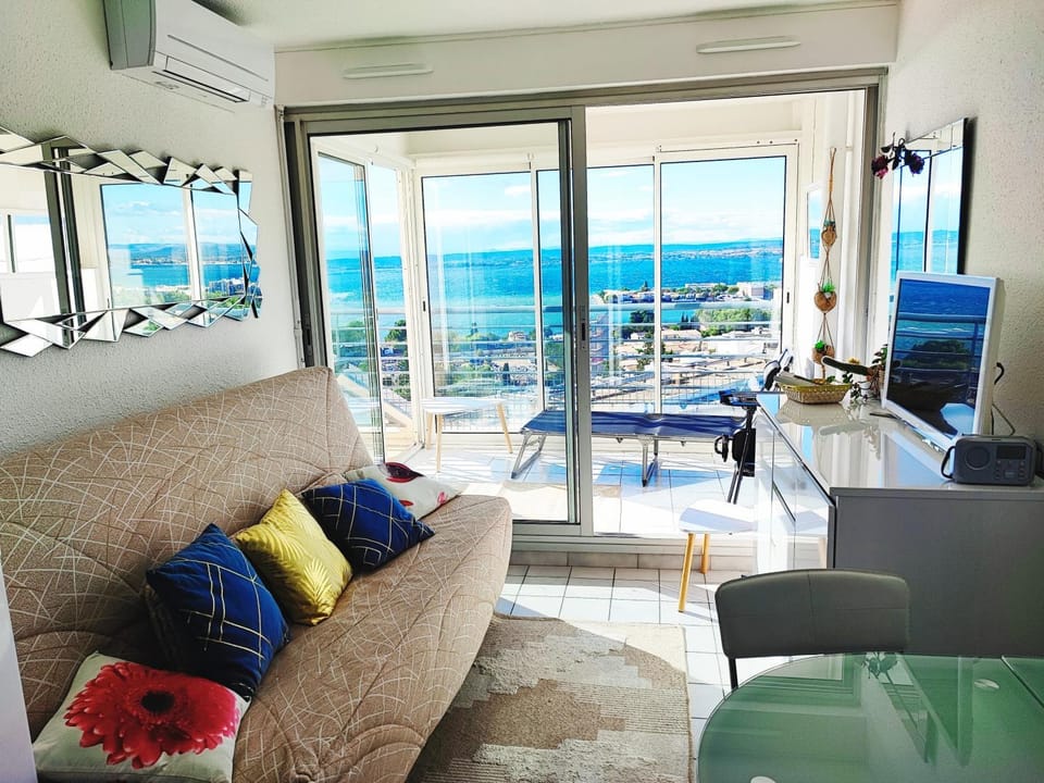 TV and multimedia, Living room, sunbed, air conditioner