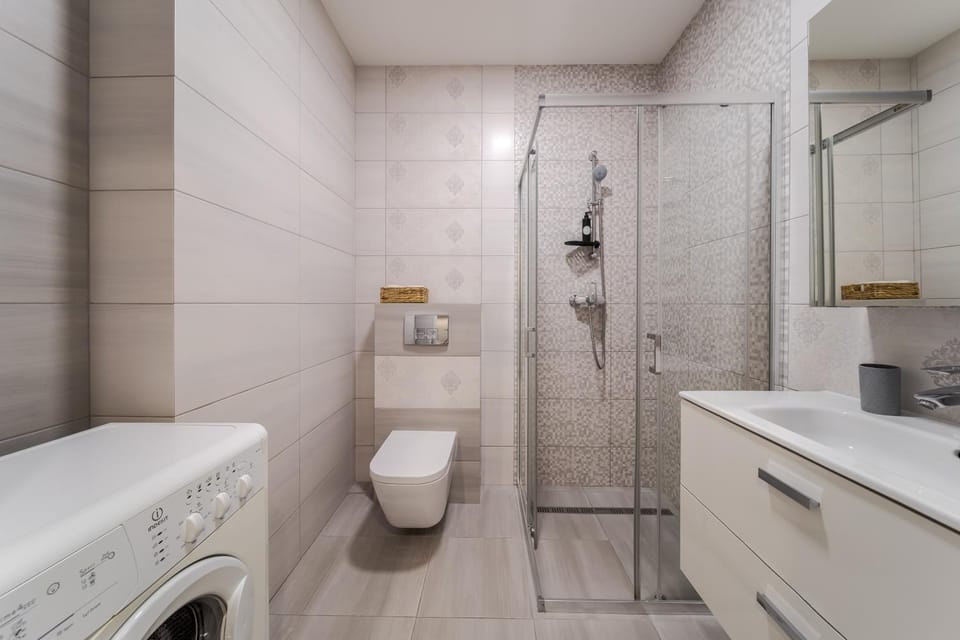 Shower, Toilet, Bath, washing machine