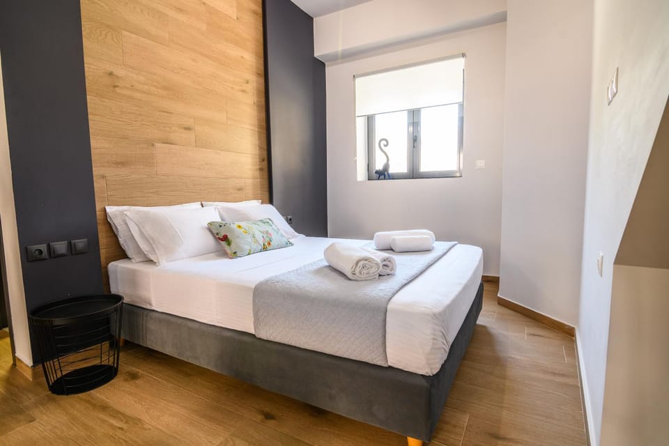 MOS Luxury City Suites - The R suite Apartment in Chania