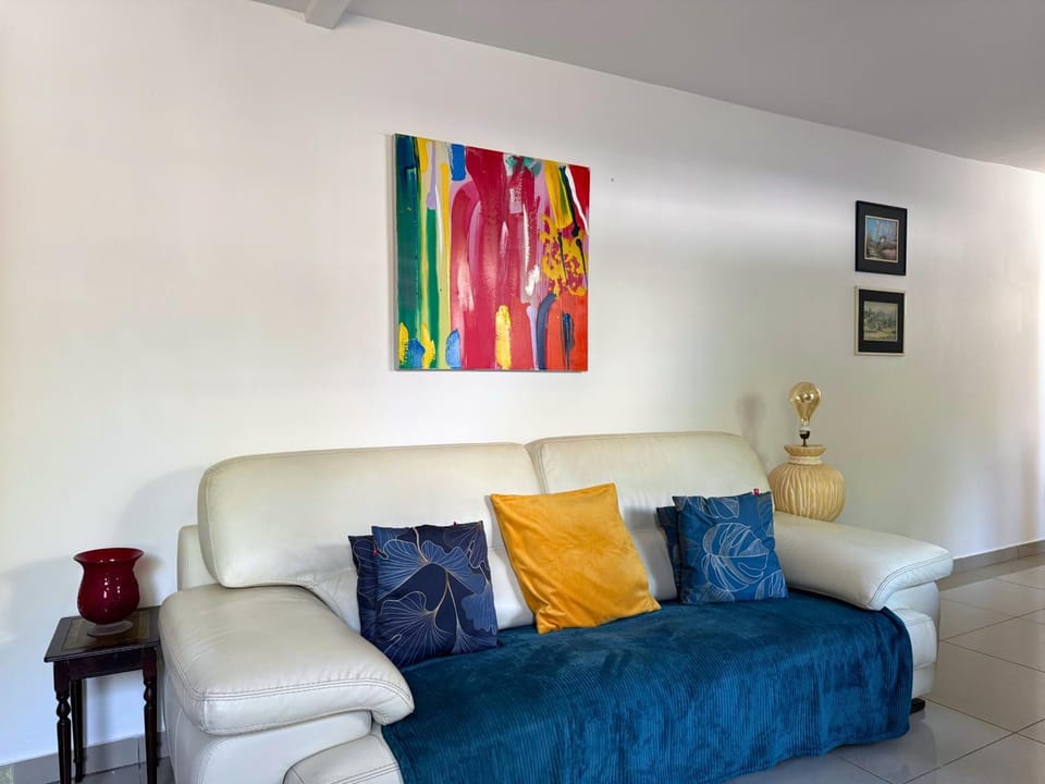 Living room, Decorative detail