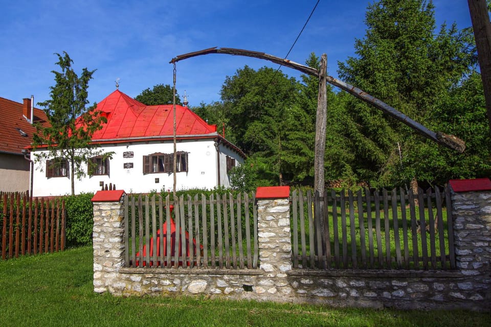 Property building, Facade/entrance, Garden