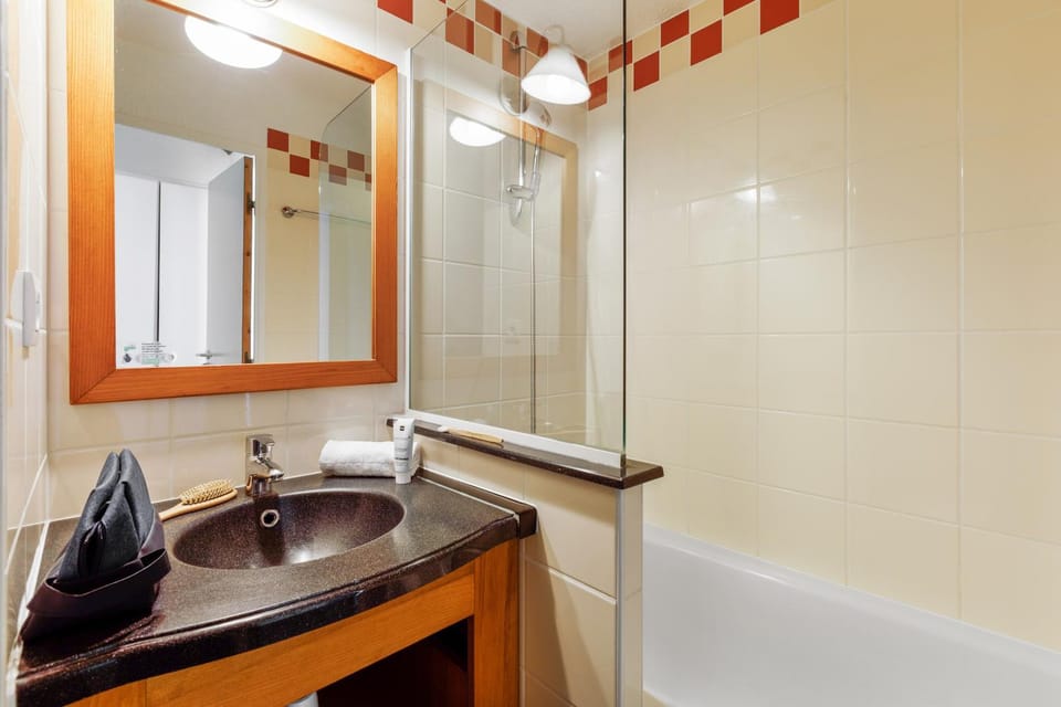 Bathroom, Bath